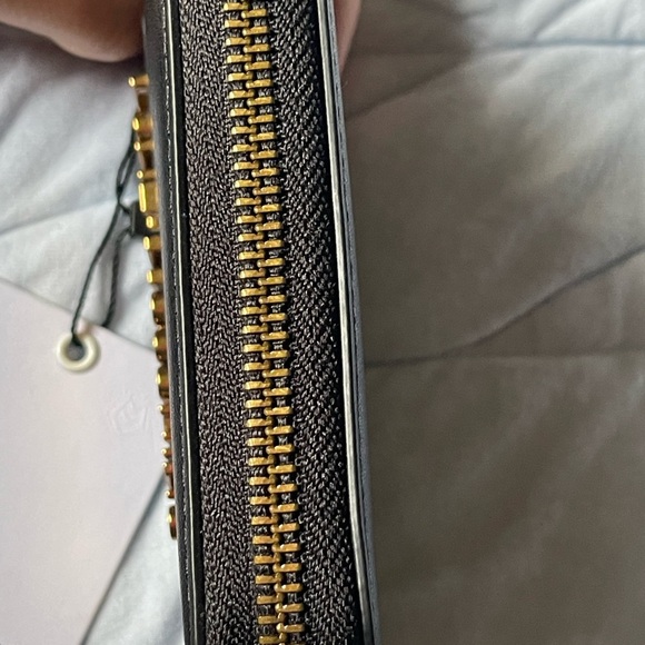 Moschino Gold Heart Zipper Pull - Picture 6 of 8